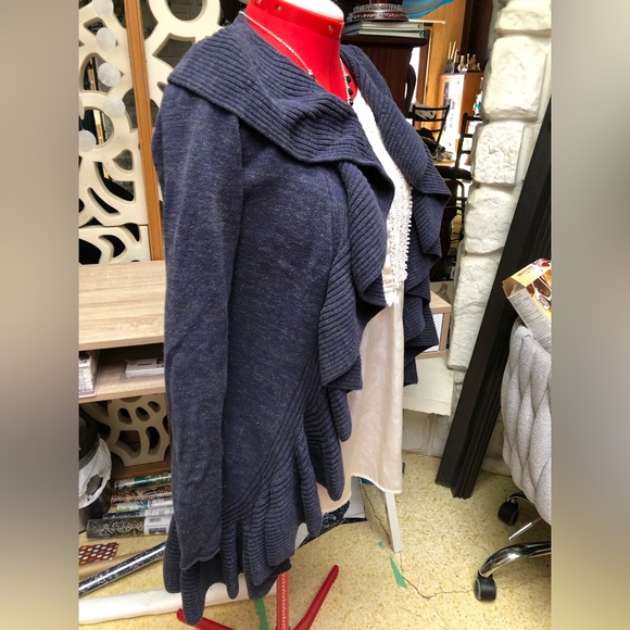 Size M SRS 100% cotton luscious full ruffle cardigan. - Picture 2 of 13